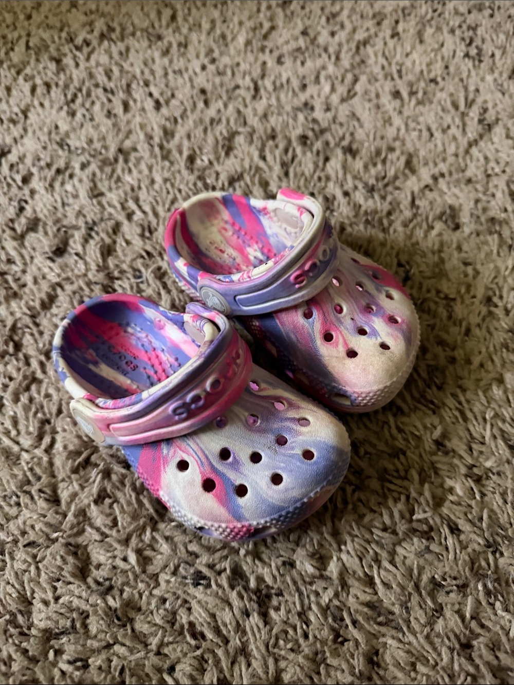 Girls Tie-Dye Crocs